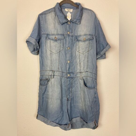 Zenana NWT relaxed fit chambray Romper w/ cuffed sleeves& legs great pockets🫶 - Picture 1 of 11